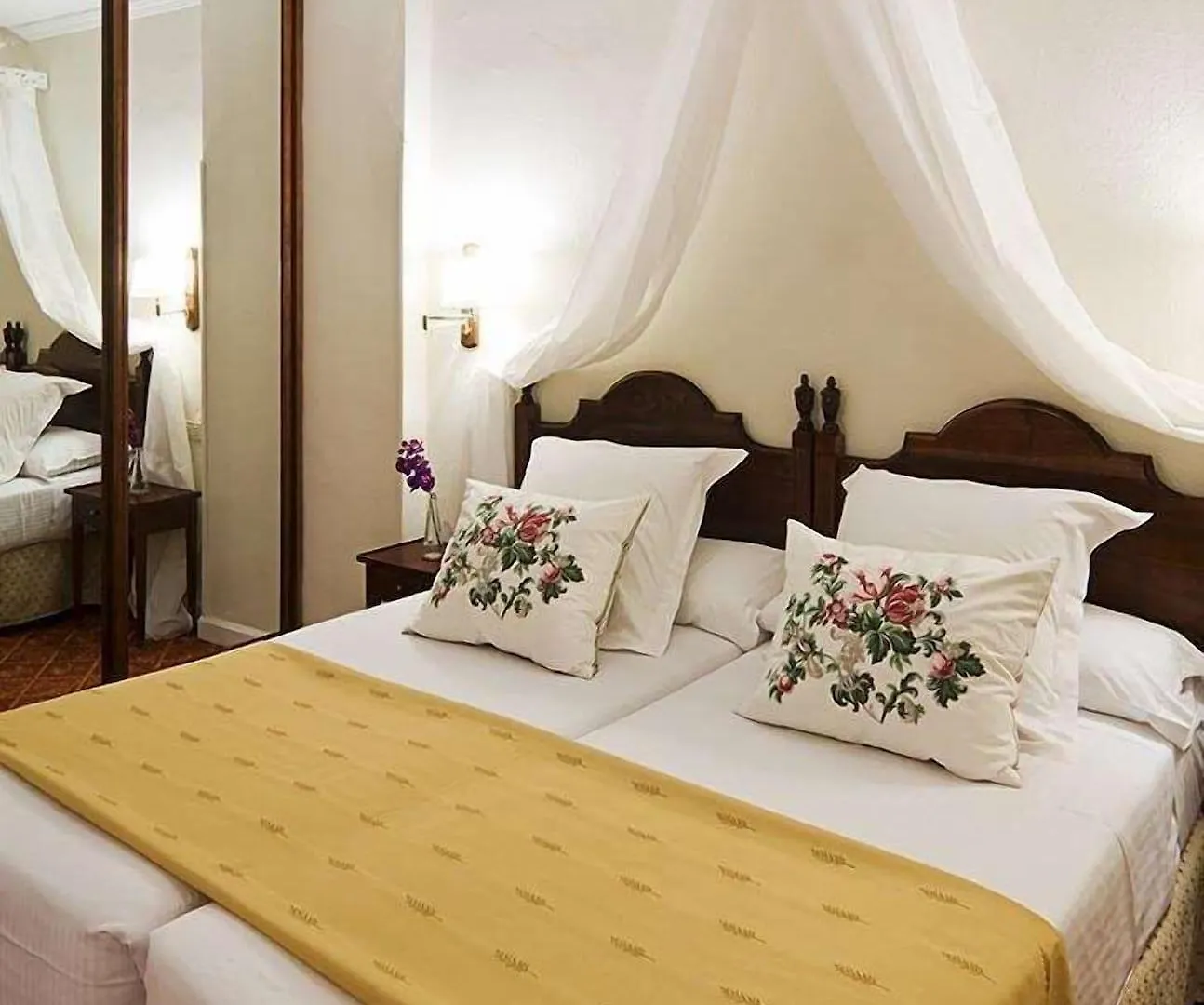 Sercotel Las Casas De Los Mercaderes Sevilla 3*,  İspanya