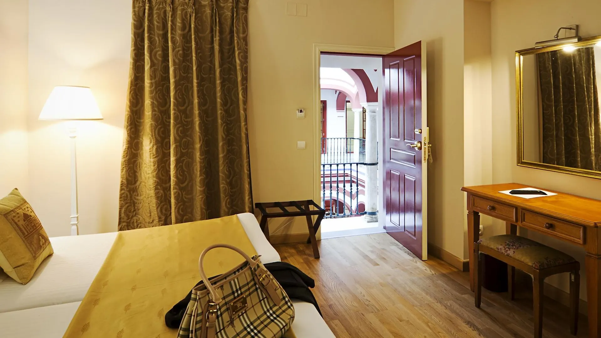 Sercotel Las Casas De Los Mercaderes Seville Hotel