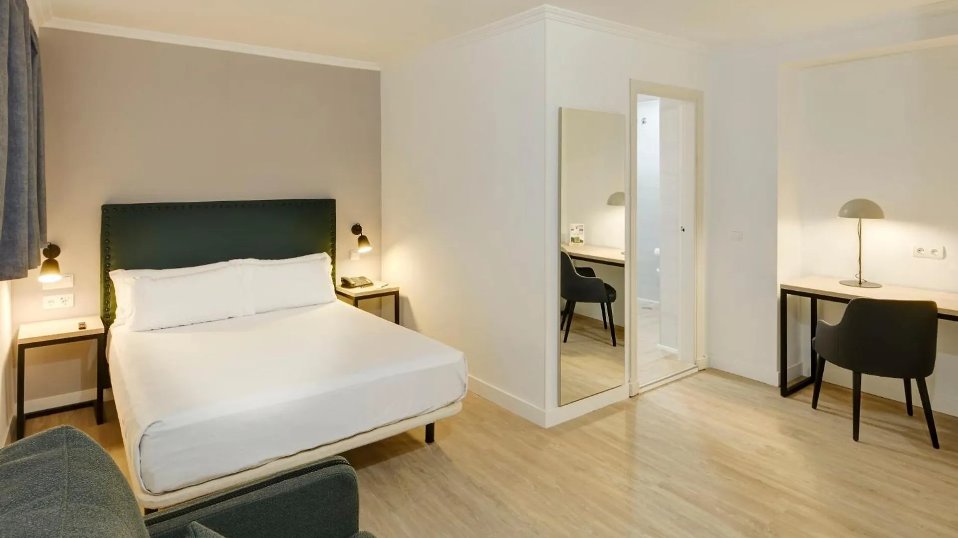 Otel Sercotel Las Casas De Los Mercaderes Sevilla
