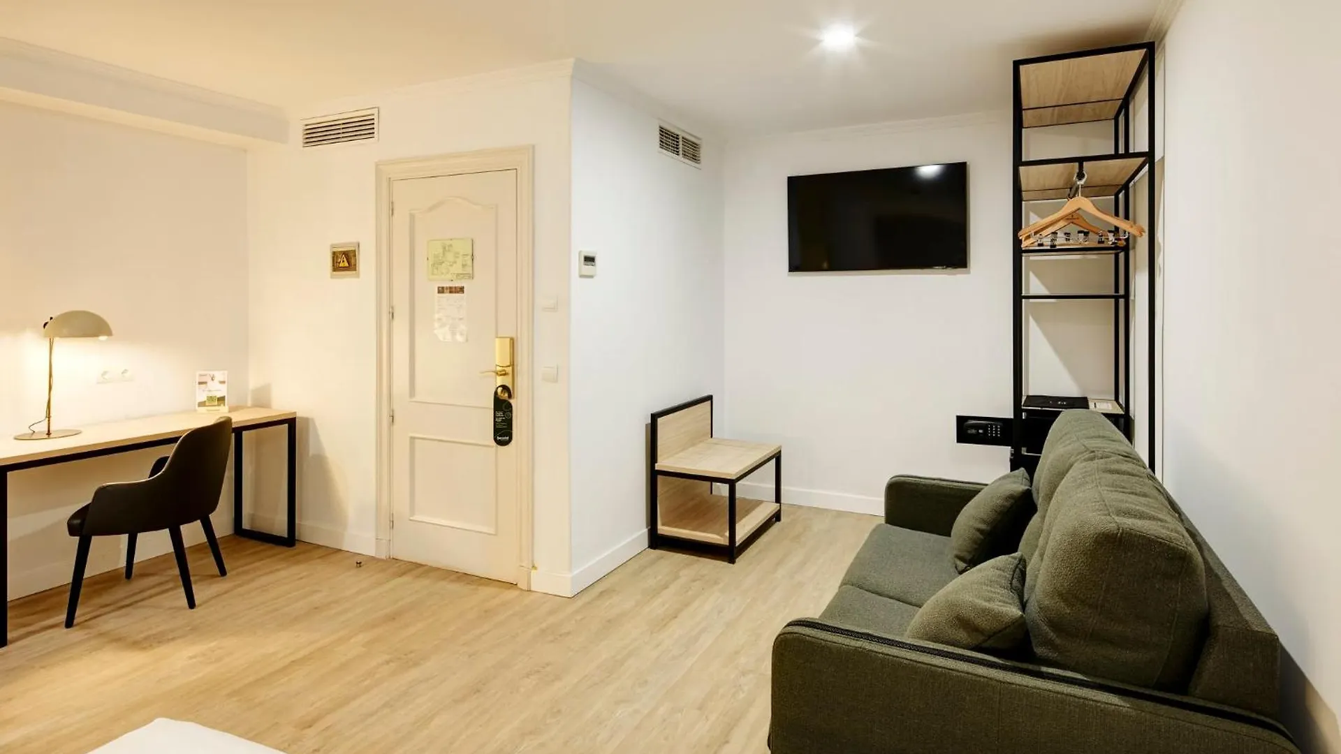 *** Hotel Sercotel Las Casas De Los Mercaderes Seville Spain